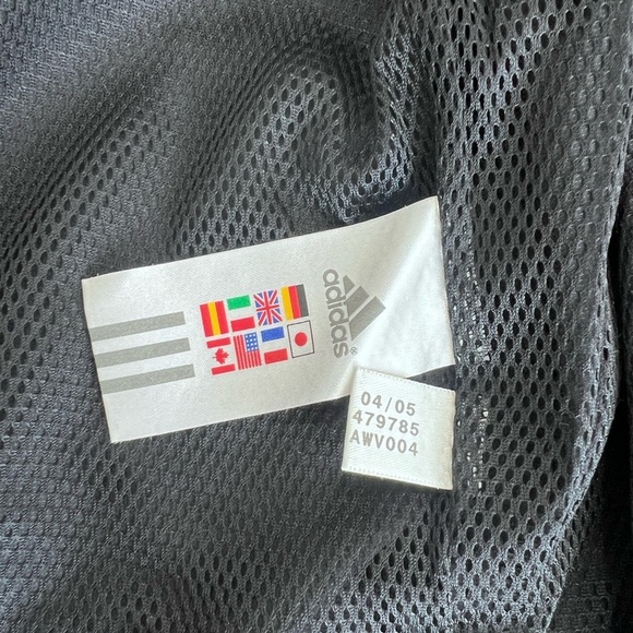 NWT! Adidas Vintage Men’s Black Climaproof Wind Training Zipup Jacket Size Large - Picture 6 of 9